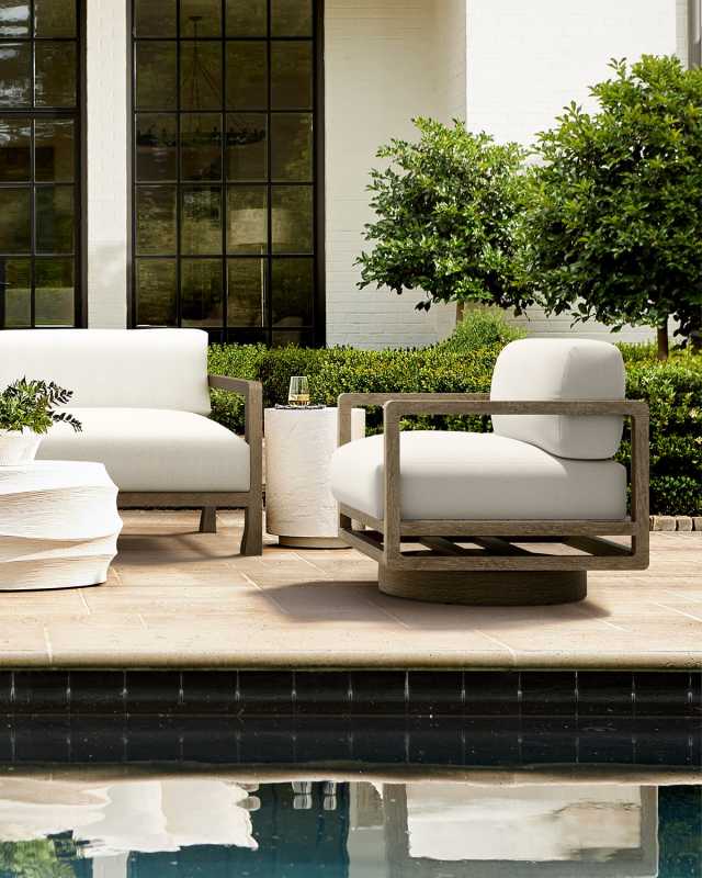 Tanah Outdoor Swivel Chair